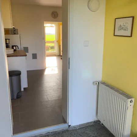 Mit Grossem Garten, Weitem Blick & Viel بيت للعطل *